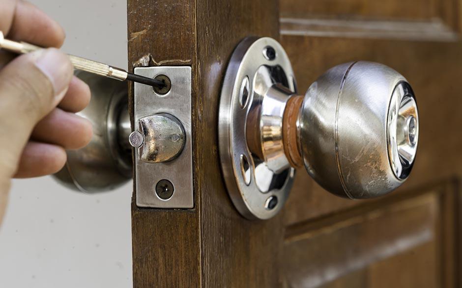 ouverture de porte claquée serrurier Neuilly-sur-Marne